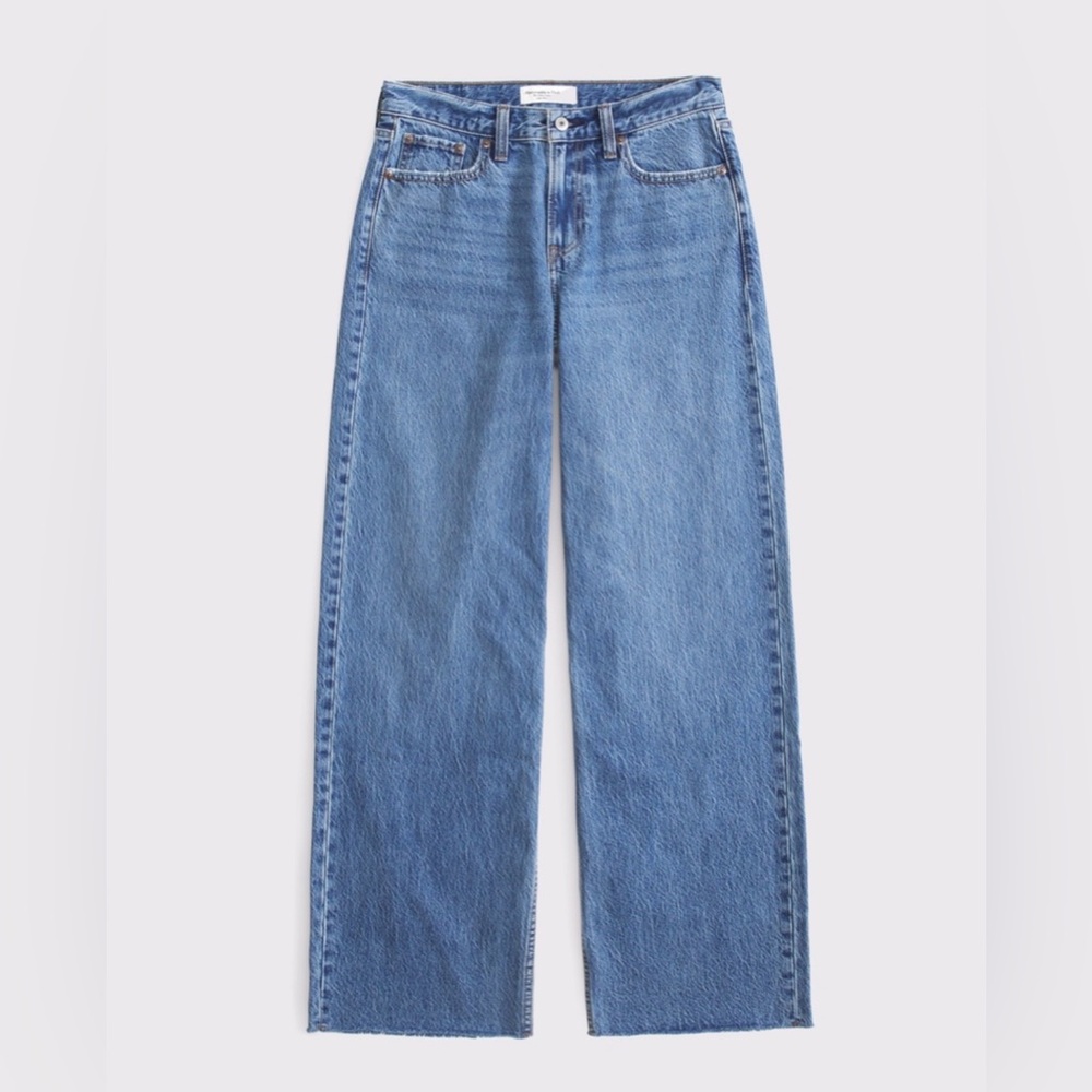 Low rise ultra lose jeans -  size 30 SHORT - medium Raw Hem